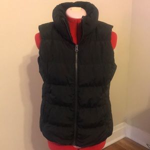 Black down puff vest